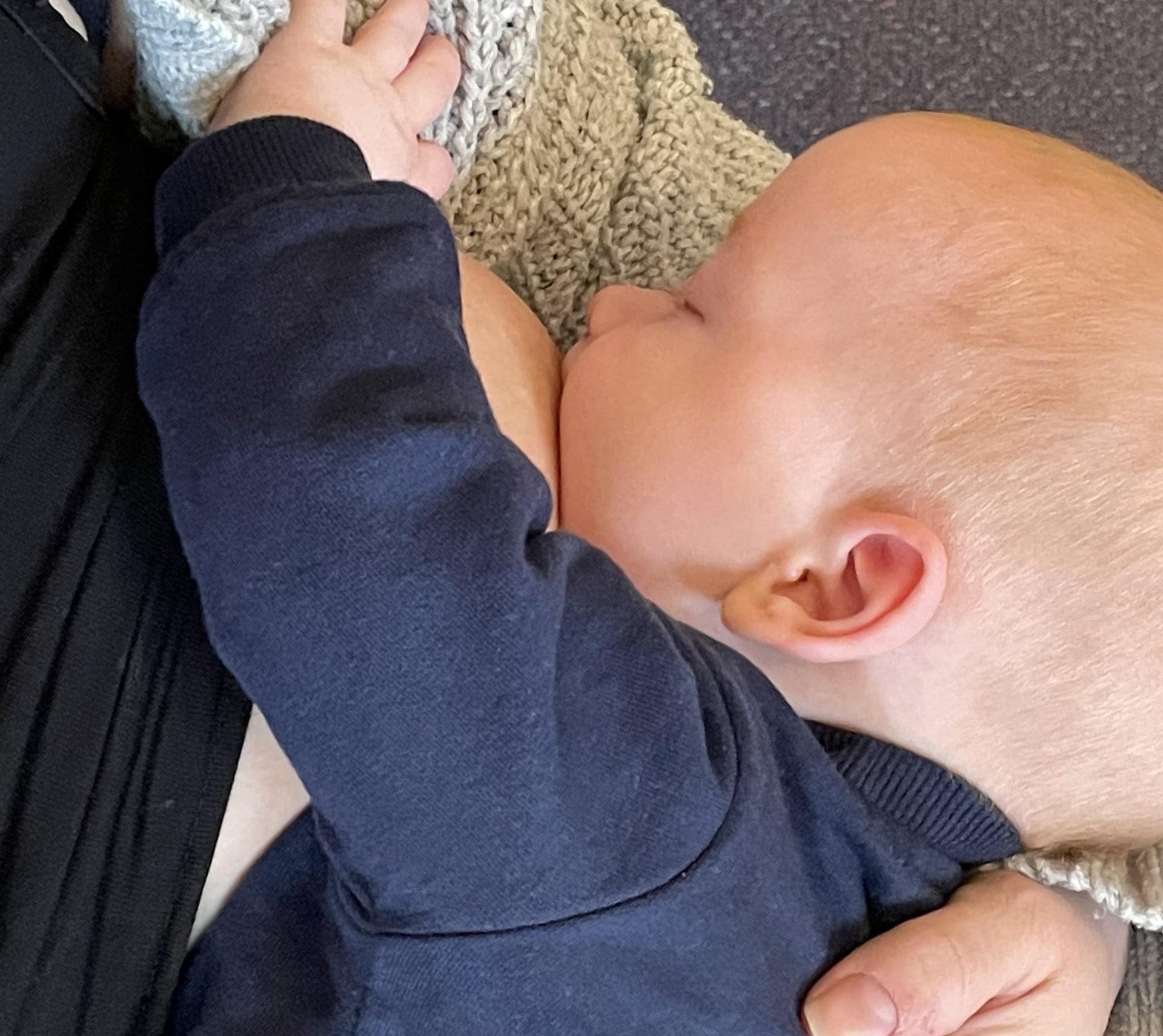 10 COMMON CONCERNS FOR BREASTFEEDING MOTHERS